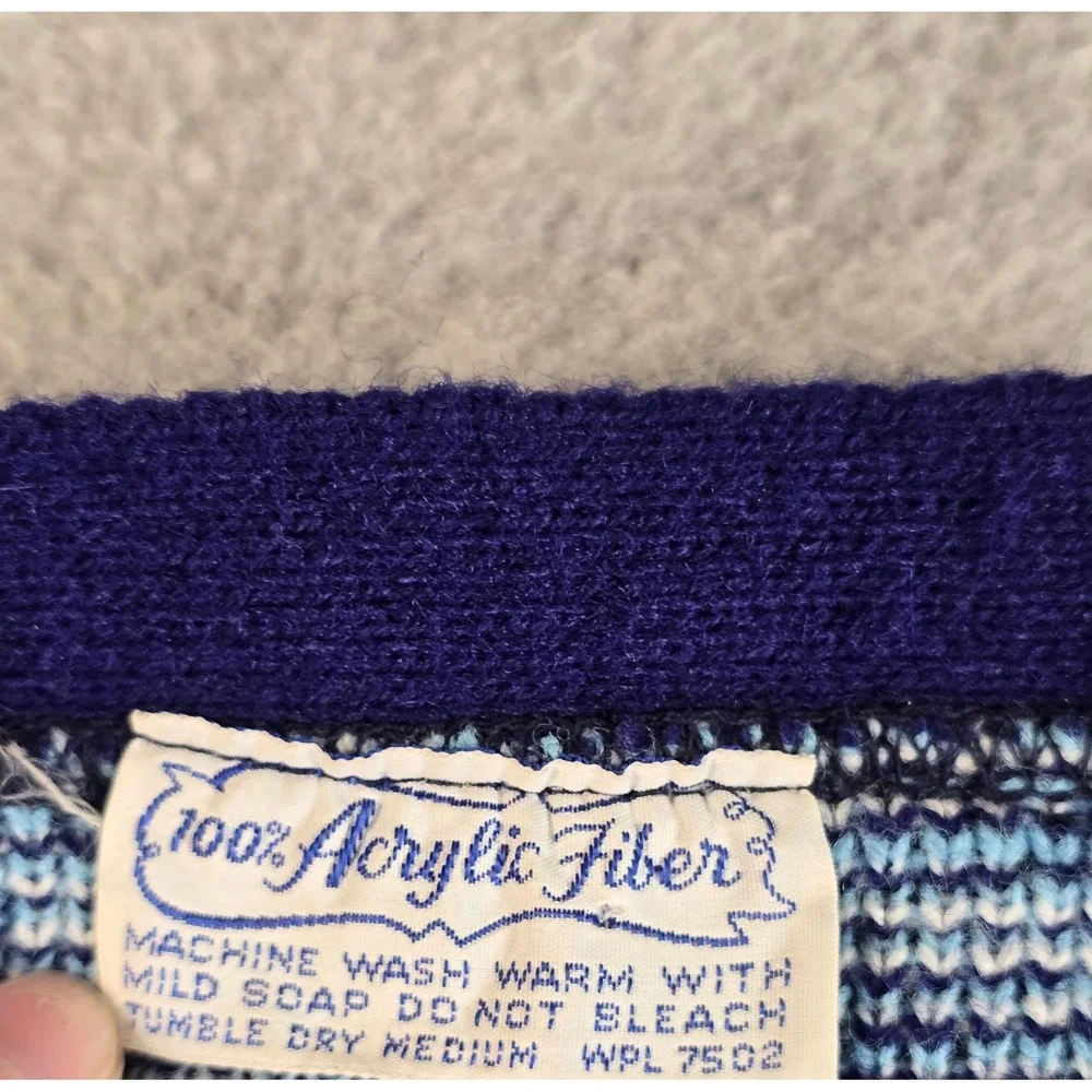 Vintage 70s Girls Blue Purple Argyle Knit Button Front Cardigan Sweater Medium